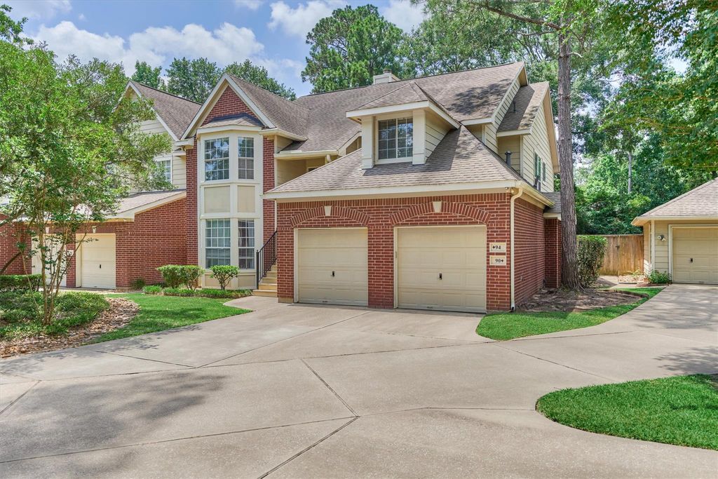 94 S Magnolia Pond Place, The Woodlands, TX 77381