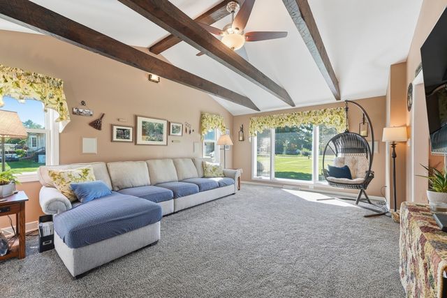 80 Green Meadow Lane, West Springfield, MA 01089