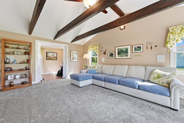 80 Green Meadow Lane, West Springfield, MA 01089