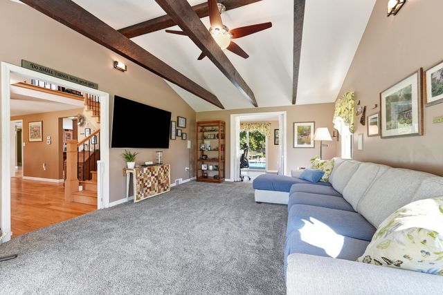 80 Green Meadow Lane, West Springfield, MA 01089