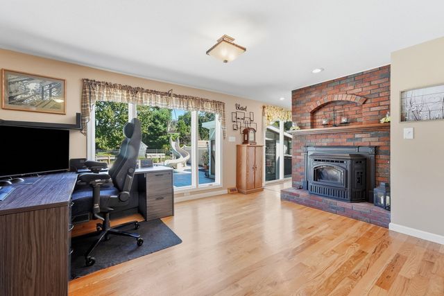 80 Green Meadow Lane, West Springfield, MA 01089