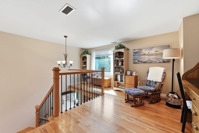 80 Green Meadow Lane, West Springfield, MA 01089