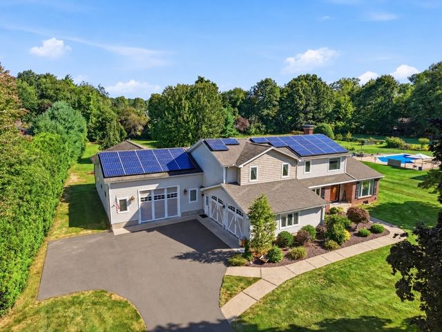 80 Green Meadow Lane, West Springfield, MA 01089