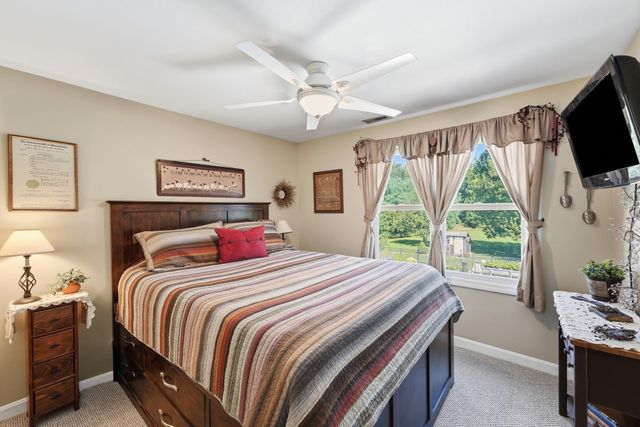 80 Green Meadow Lane, West Springfield, MA 01089