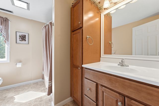 80 Green Meadow Lane, West Springfield, MA 01089