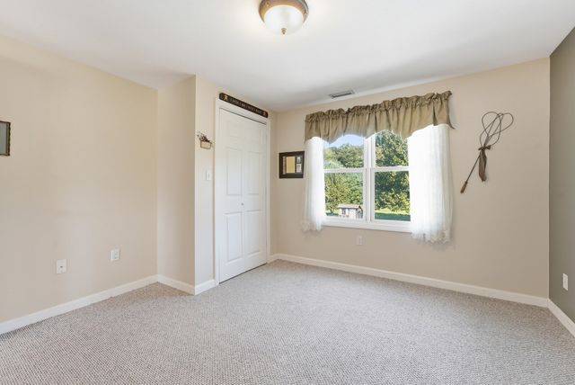 80 Green Meadow Lane, West Springfield, MA 01089