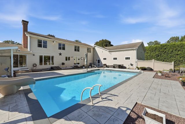 80 Green Meadow Lane, West Springfield, MA 01089