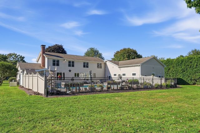 80 Green Meadow Lane, West Springfield, MA 01089