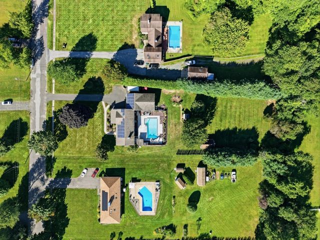 80 Green Meadow Lane, West Springfield, MA 01089