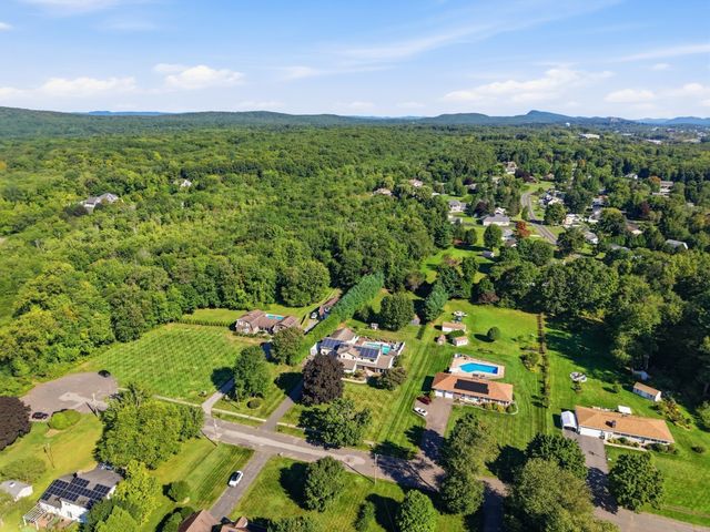 80 Green Meadow Lane, West Springfield, MA 01089