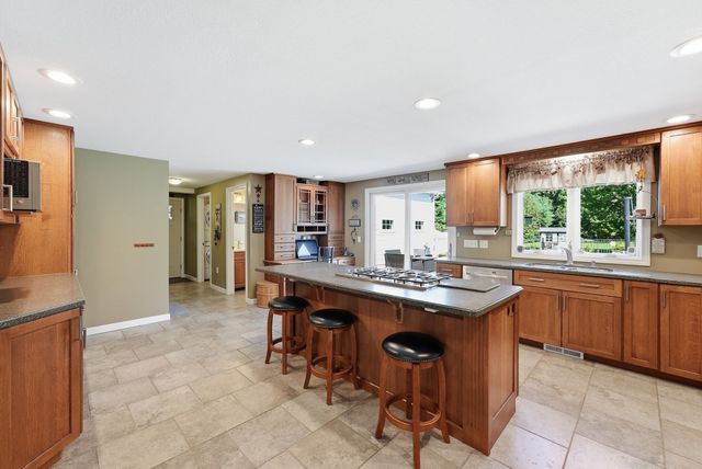 80 Green Meadow Lane, West Springfield, MA 01089