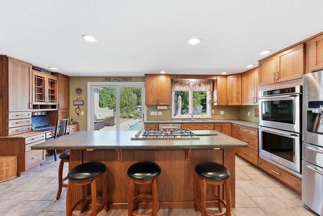 80 Green Meadow Lane, West Springfield, MA 01089