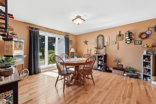 80 Green Meadow Lane, West Springfield, MA 01089