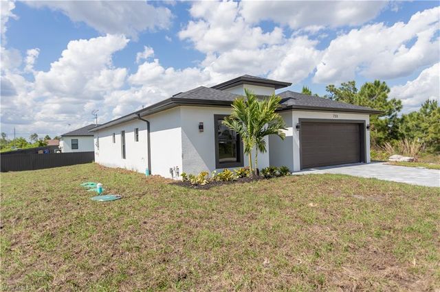 733 Phelps ST E, Lehigh Acres, FL 33974