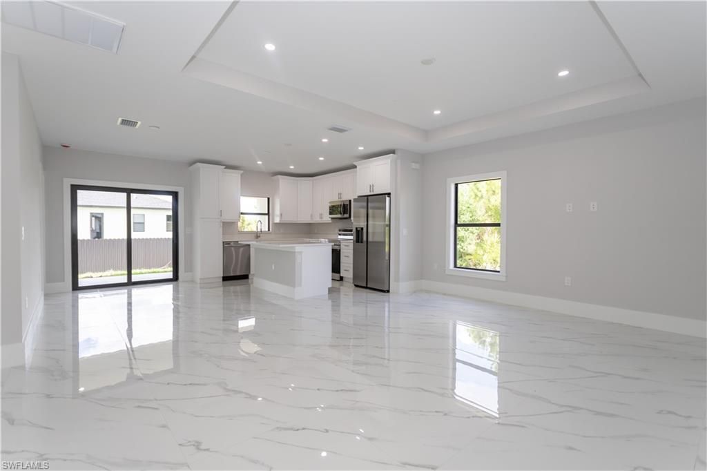 733 Phelps ST E, LEHIGH ACRES, FL 33974 — photo 2