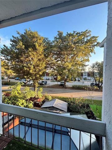 600 NW 107th Ave 9B, Miami, FL 33172