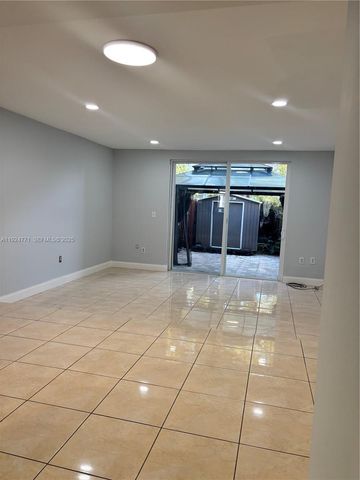 600 NW 107th Ave 9B, Miami, FL 33172