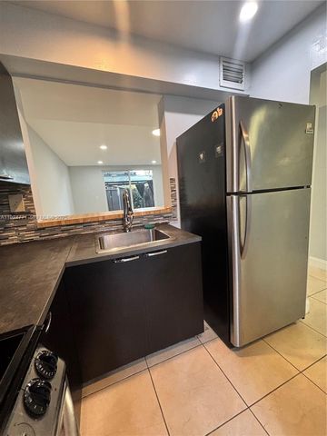 600 NW 107th Ave 9B, Miami, FL 33172