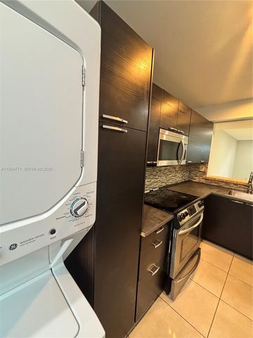 600 NW 107th Ave 9B, Miami, FL 33172