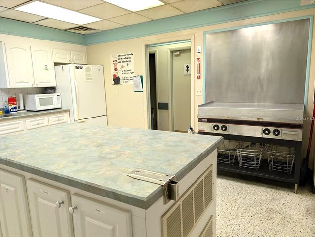 82093 1ST AVENUE N, Pinellas Park, FL 33781