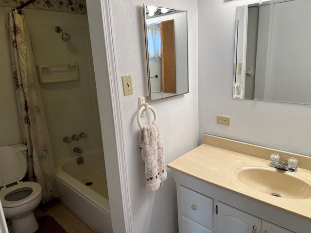 1407 S McElroy, Crane, TX 79731