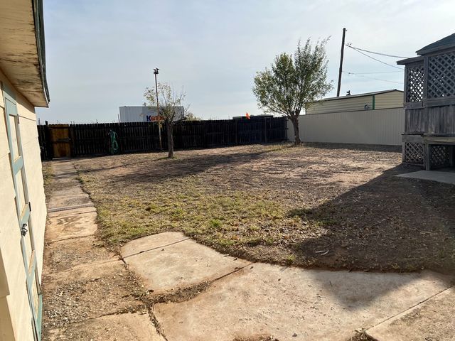 1407 S McElroy, Crane, TX 79731