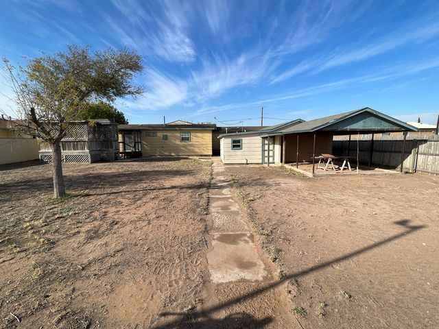 1407 S McElroy, Crane, TX 79731