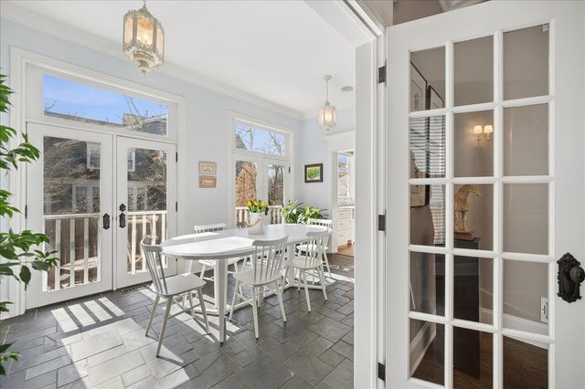 875 GORDON Terrace, Winnetka, IL 60093