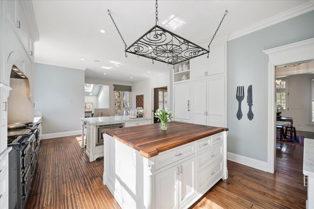 875 GORDON Terrace, Winnetka, IL 60093