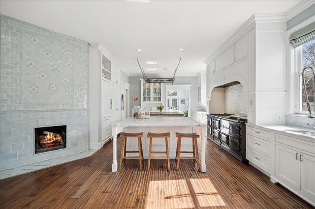 875 GORDON Terrace, Winnetka, IL 60093