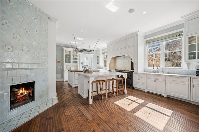 875 GORDON Terrace, Winnetka, IL 60093