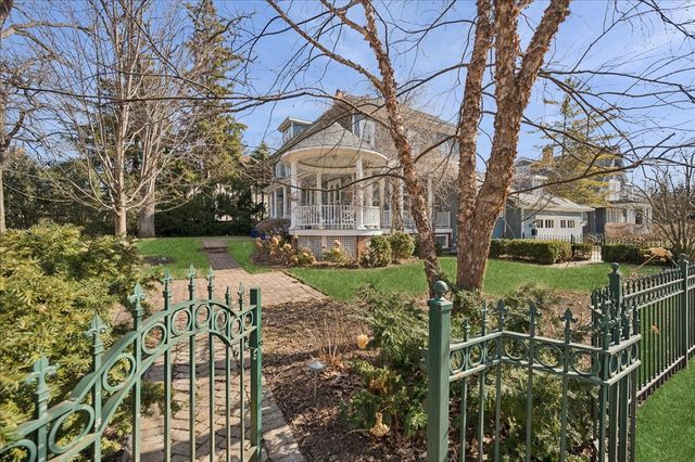 875 GORDON Terrace, Winnetka, IL 60093