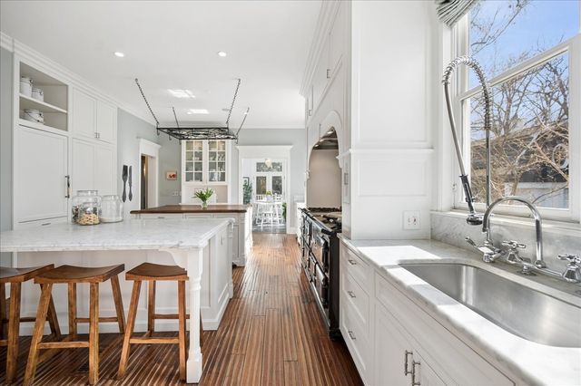 875 GORDON Terrace, Winnetka, IL 60093