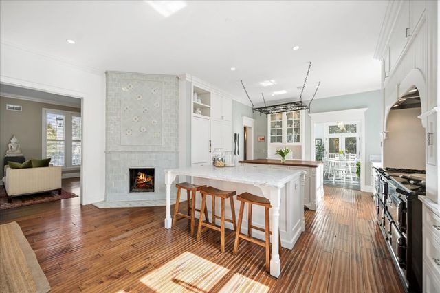 875 GORDON Terrace, Winnetka, IL 60093