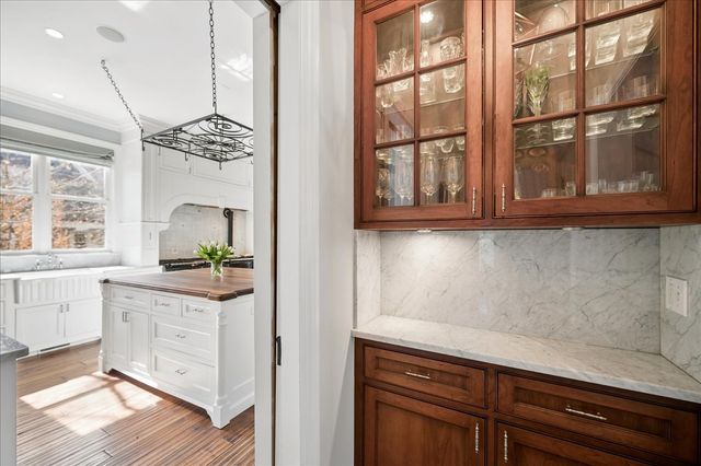 875 GORDON Terrace, Winnetka, IL 60093