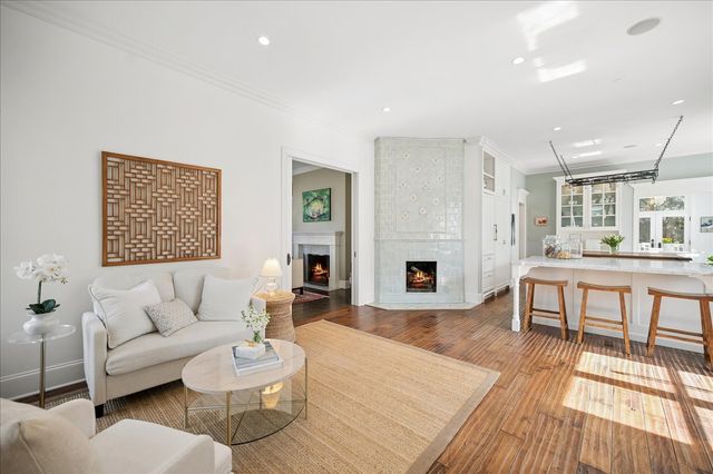 875 GORDON Terrace, Winnetka, IL 60093