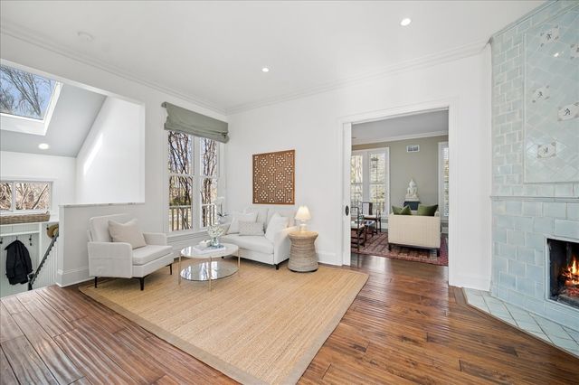 875 GORDON Terrace, Winnetka, IL 60093