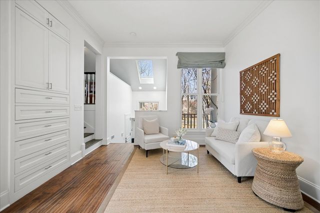 875 GORDON Terrace, Winnetka, IL 60093