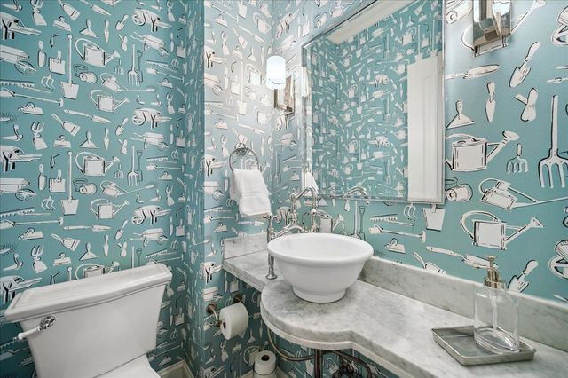 875 GORDON Terrace, Winnetka, IL 60093