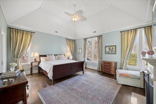 875 GORDON Terrace, Winnetka, IL 60093