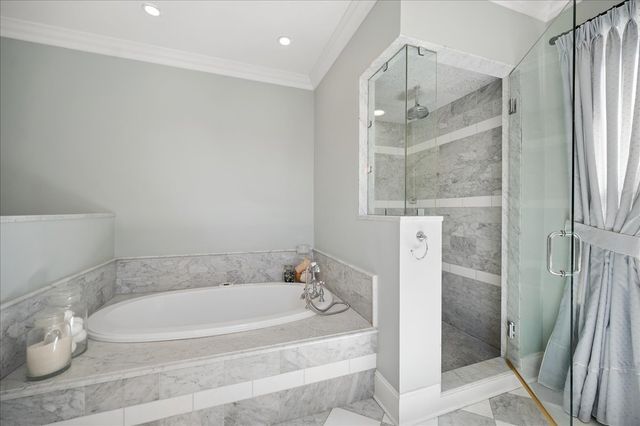 875 GORDON Terrace, Winnetka, IL 60093