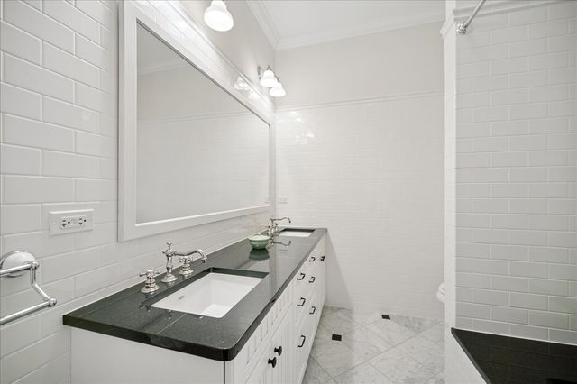 875 GORDON Terrace, Winnetka, IL 60093