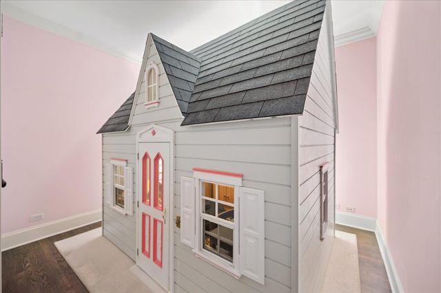 875 GORDON Terrace, Winnetka, IL 60093