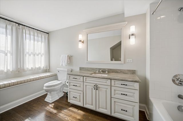 875 GORDON Terrace, Winnetka, IL 60093