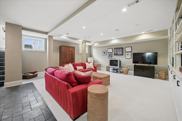 875 GORDON Terrace, Winnetka, IL 60093