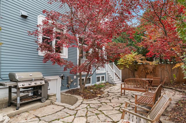 875 GORDON Terrace, Winnetka, IL 60093