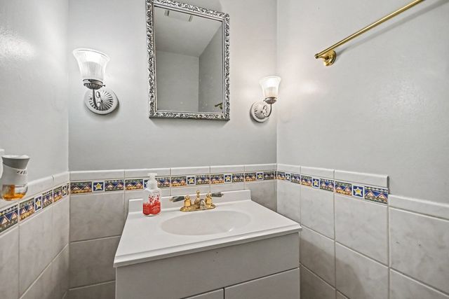 30W100 Maplewood Drive, Warrenville, IL 60555
