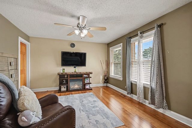 30W100 Maplewood Drive, Warrenville, IL 60555