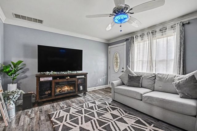 30W100 Maplewood Drive, Warrenville, IL 60555