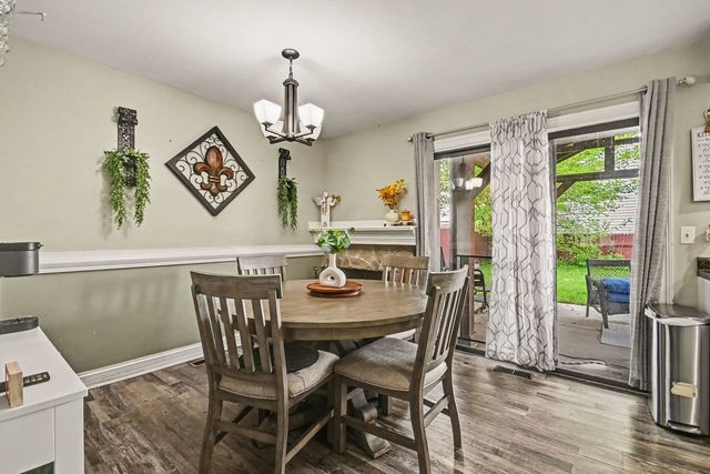 30W100 Maplewood Drive, Warrenville, IL 60555